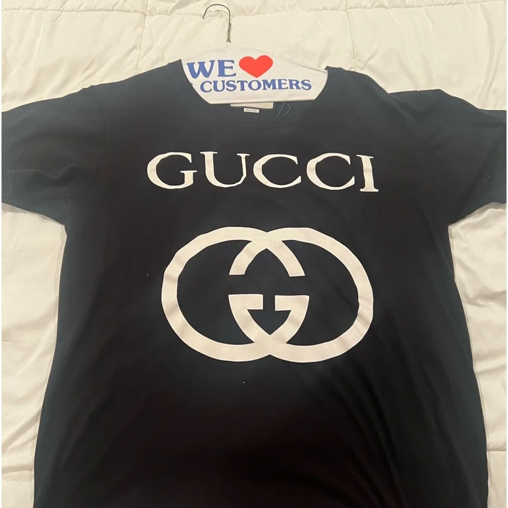 Gucci - Picture 1 of 2